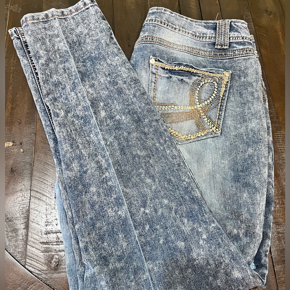 Ashley Stewart  Women’s Jeans Size 16 Acid Wash Distressed Denim Distressed